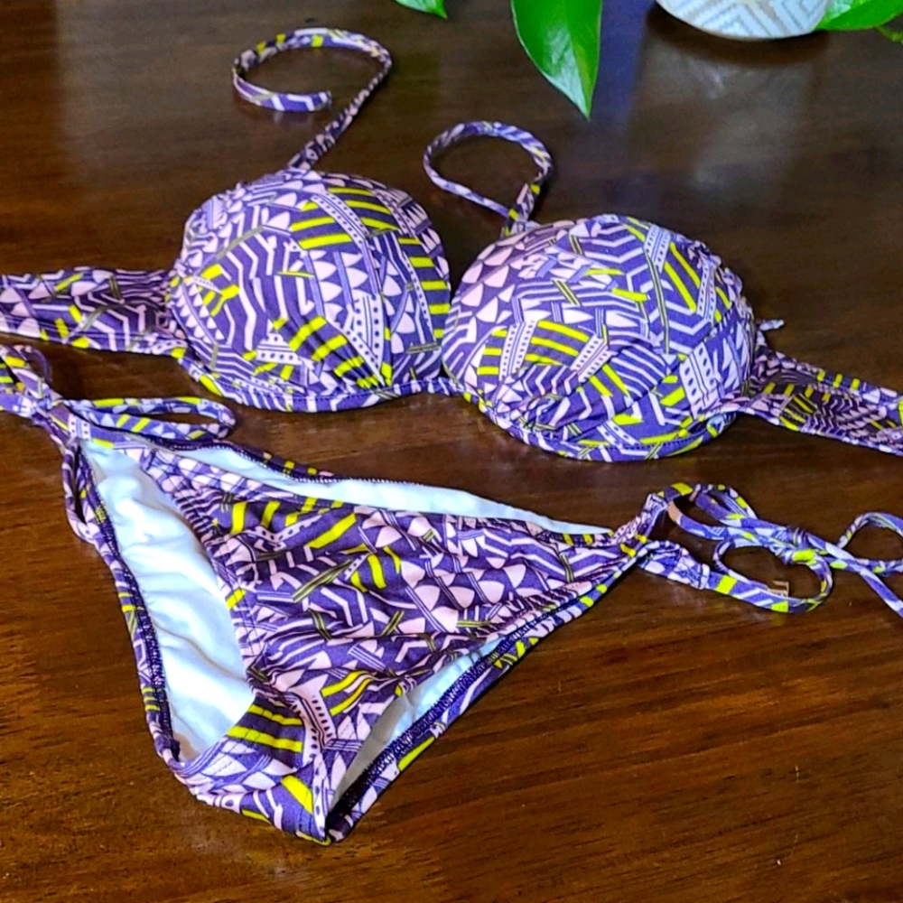 Geometric Vintage Victoria!